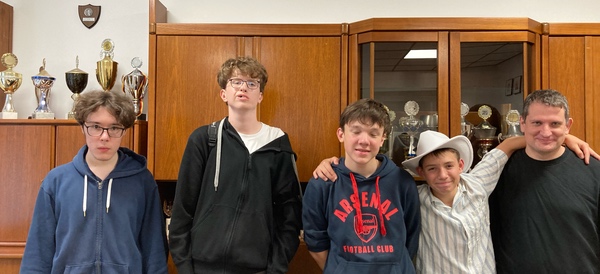 v.l.n.r.: Arsenii Vladov, Benjamin Pogorelow, Mykola Korchynskyi, Jakub Prasczcalek, Stefan Schork