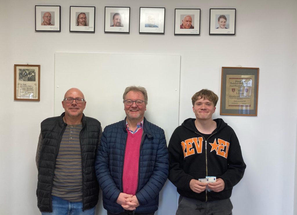 v.l.n.r.: FM Frank Noetzel, IM Bernd Schneider, Merlin Mänken
